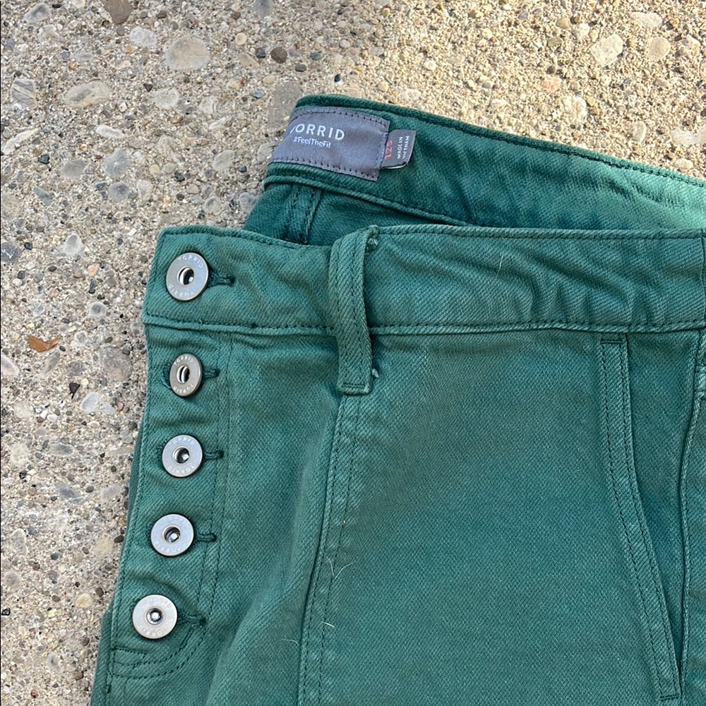 Torrid Green Cropped Ankle Jeans Relaxed Fit SZ 12S - Picture 2 of 6